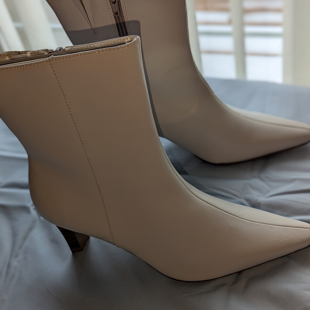Ladies dressy ankle boots. - Picture 1 of 10